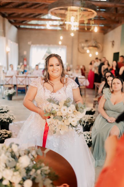 Bouquet sizing guide: match your dress and venue proportions